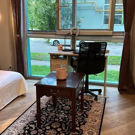 Quiet Riverside Flat - King Bed - Old Town 15 Min * Riga