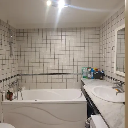 アパート Quiet Riverside Flat - King Bed - Old Town 15 Min *
