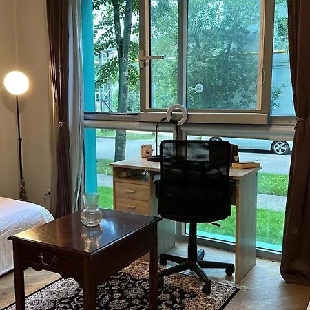Lägenhet Quiet Riverside Flat - King Bed - Old Town 15 Min *